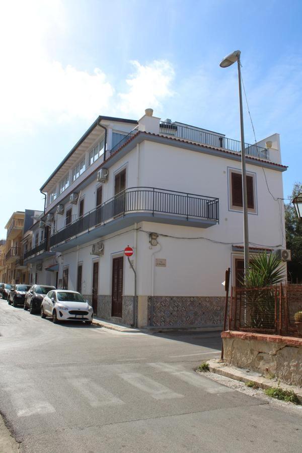 Ferienwohnung La Stanza Vicino Al Mare , Una Camera Da Letto E Bagno Con Balcone Vista Mare Balestrate Exterior foto