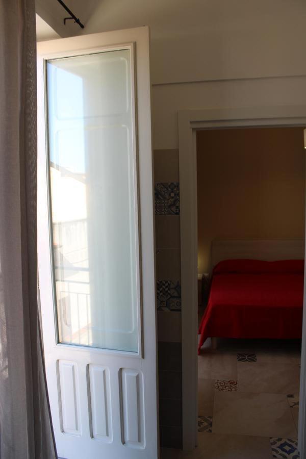 Ferienwohnung La Stanza Vicino Al Mare , Una Camera Da Letto E Bagno Con Balcone Vista Mare Balestrate Exterior foto